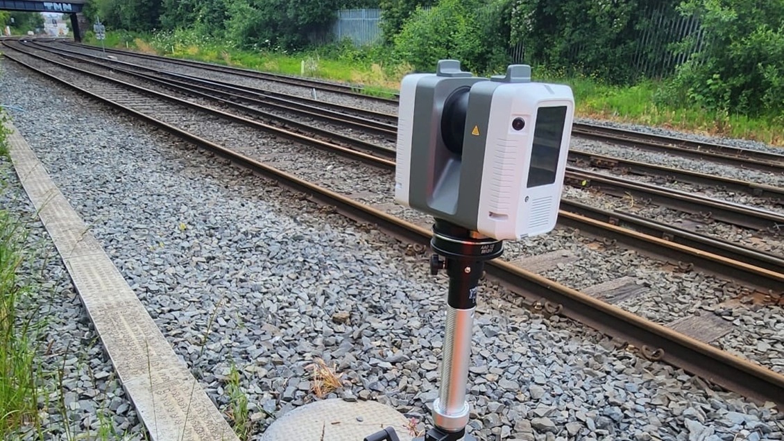 Artec LeoとRayⅡを用いた鉄道の修理作業
