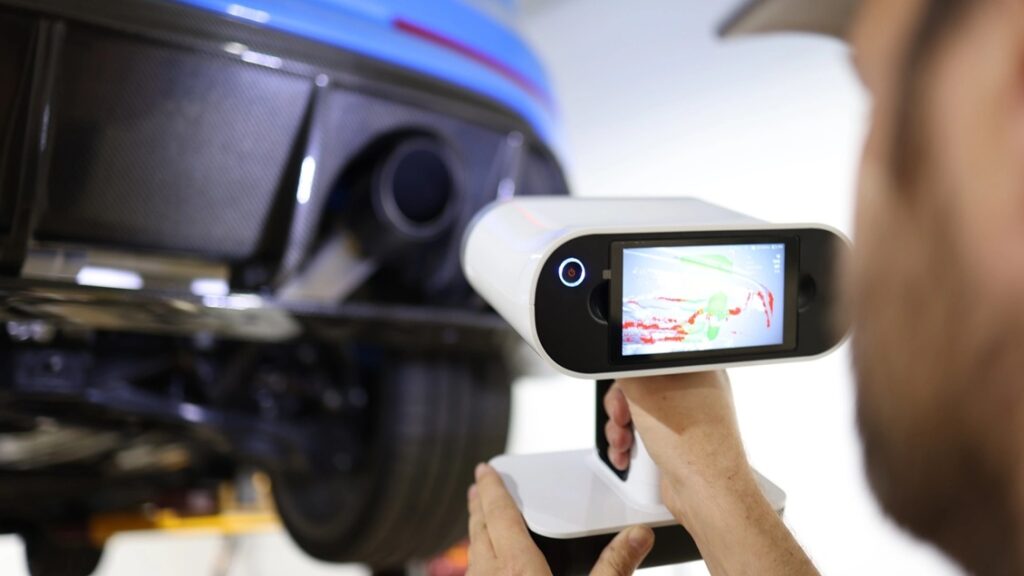 車両の高速カスタマイズ