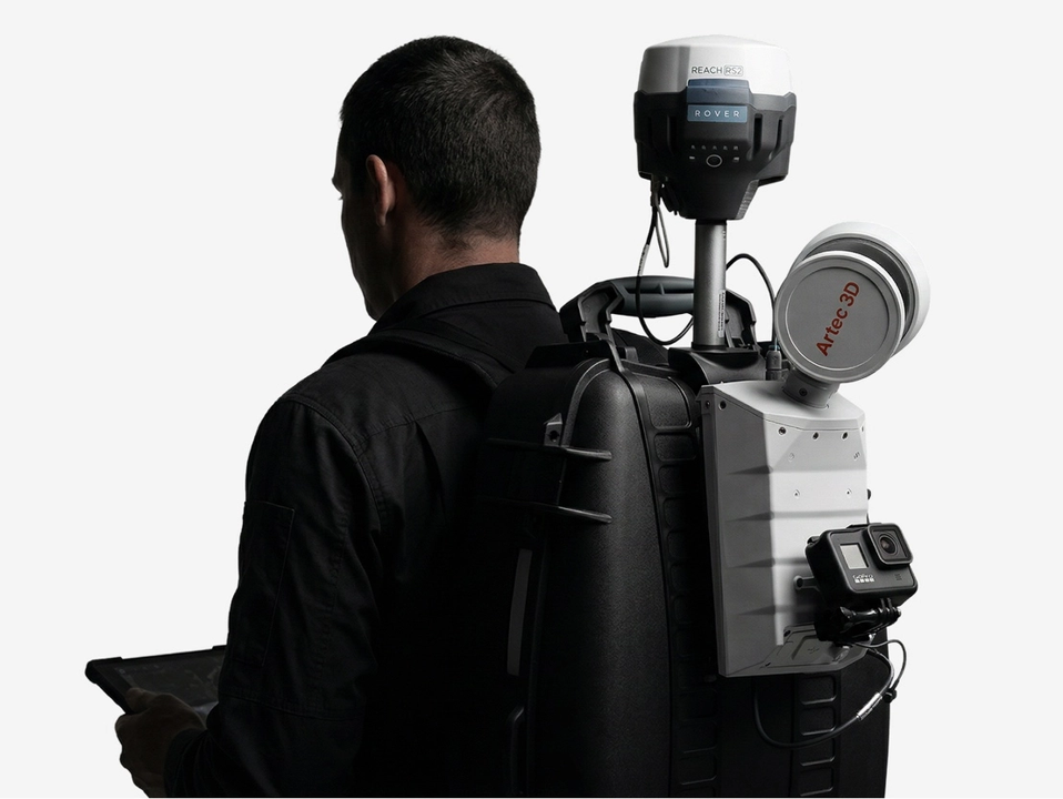 バックパックや車両搭載にも対応する高い柔軟性