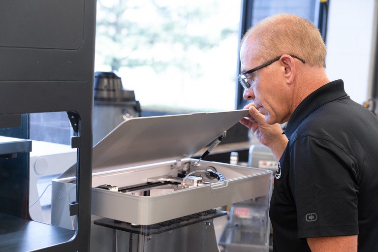 เราสามารถผลิตเครื่องช่วยหายใจและหน้ากาก N95 ที่ขาดแคลนอย่างมากด้วยการพิมพ์ 3D ได้หรือไม่